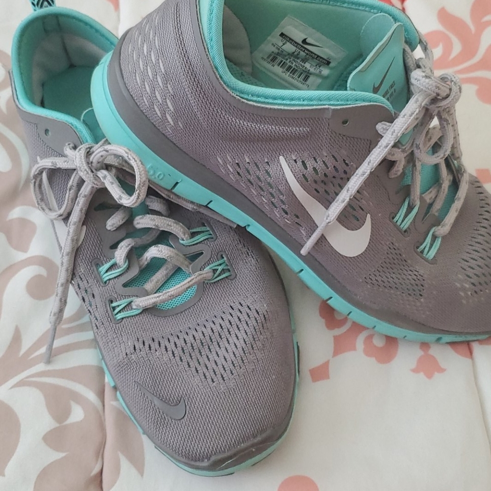 Nike tennis shoes
